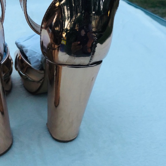 Rose Gold Crisscross Madden Pumps - Picture 5 of 6